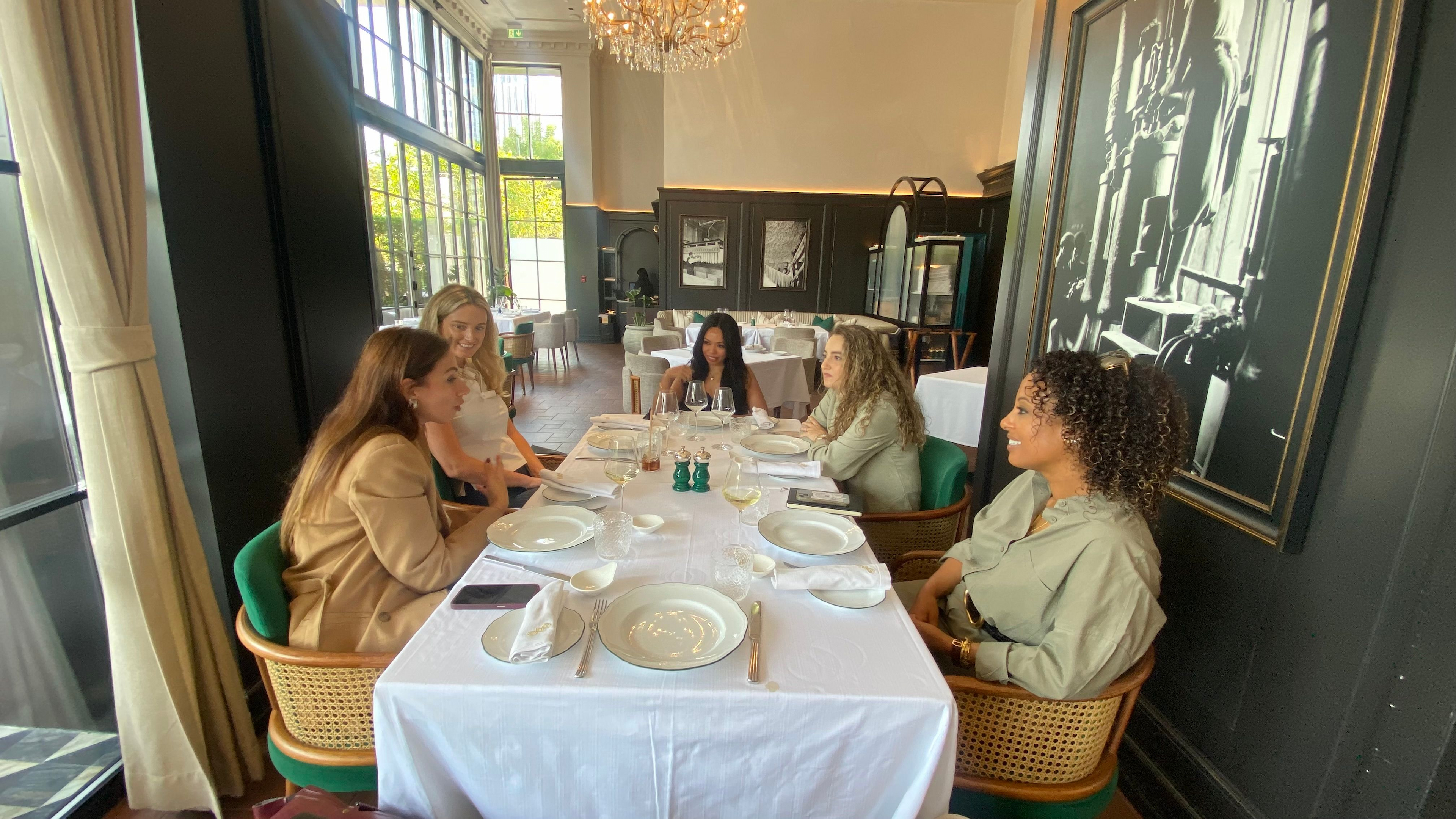 Six women who had never met before came together around one table. Over business lunch, they shared experiences,Exchanged advices and learned from each other. At Her Table, every seat brings new perspective.